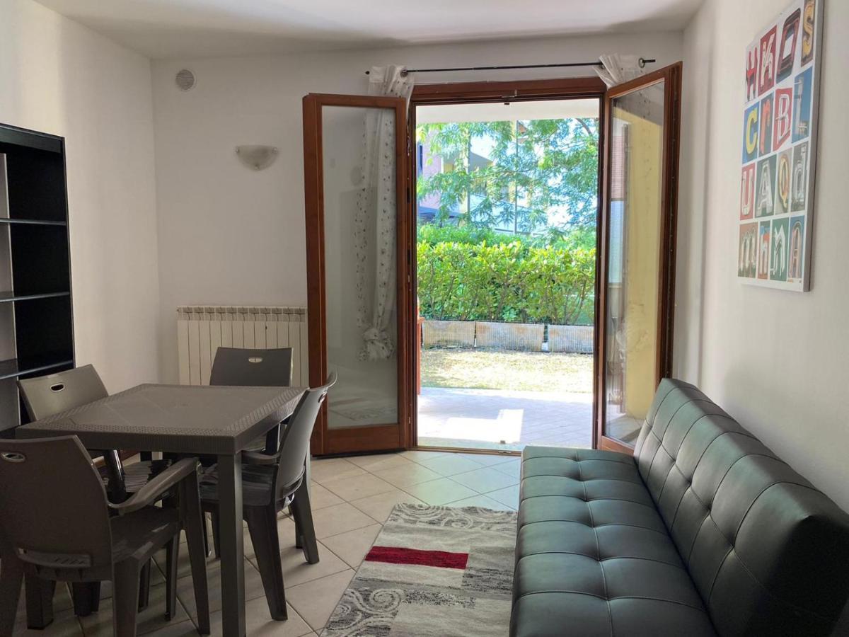 Appartamento Il Faro Con Giardino In Residence Con Piscina Desenzano del Garda Luaran gambar
