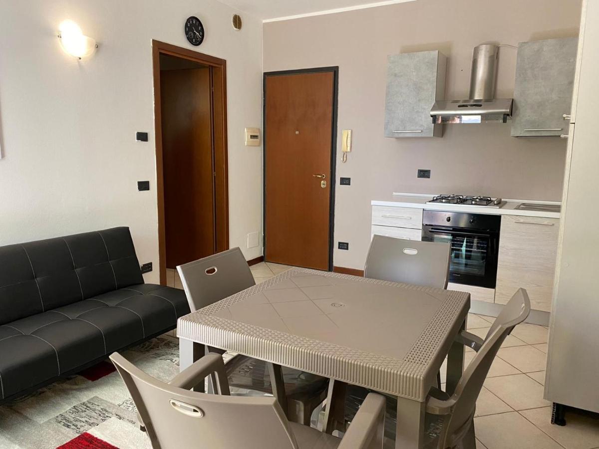Appartamento Il Faro Con Giardino In Residence Con Piscina Desenzano del Garda Luaran gambar
