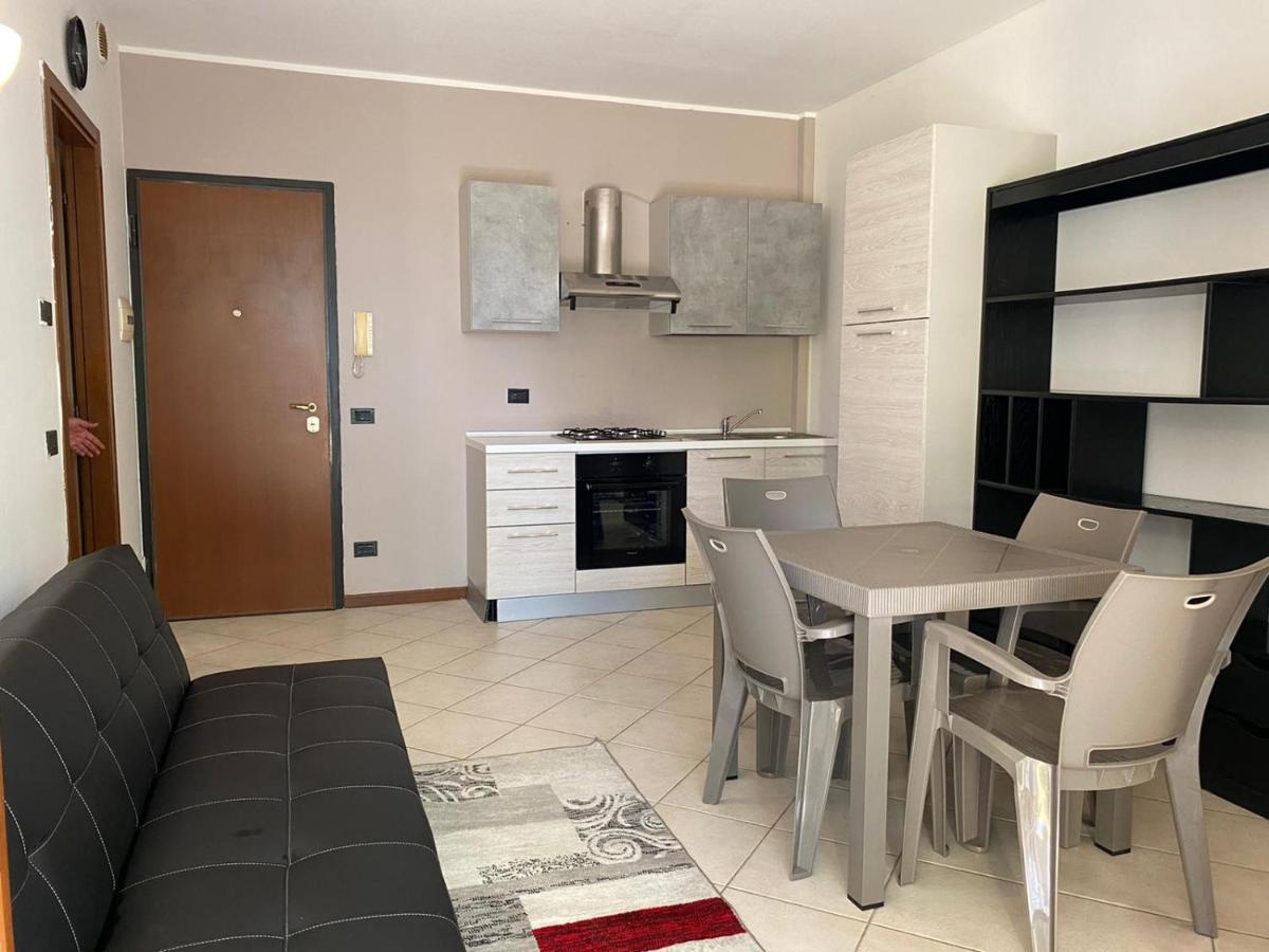 Appartamento Il Faro Con Giardino In Residence Con Piscina Desenzano del Garda Luaran gambar