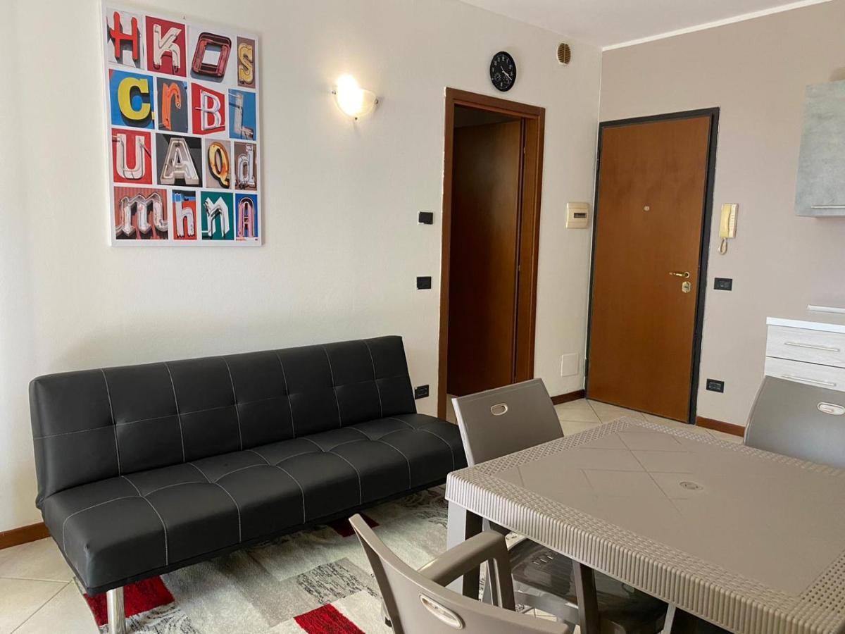 Appartamento Il Faro Con Giardino In Residence Con Piscina Desenzano del Garda Luaran gambar